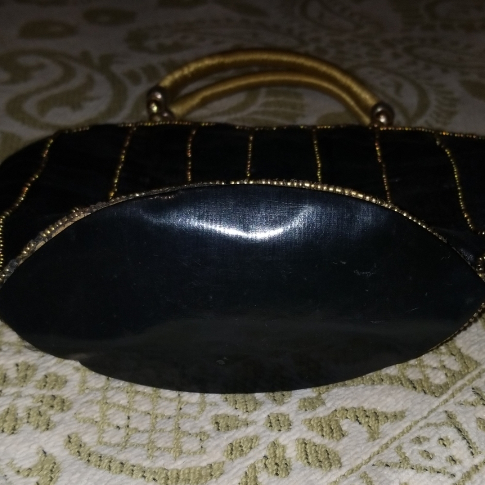 Small black, gold & silver mirror/beaded purse - Picture 3 of 5